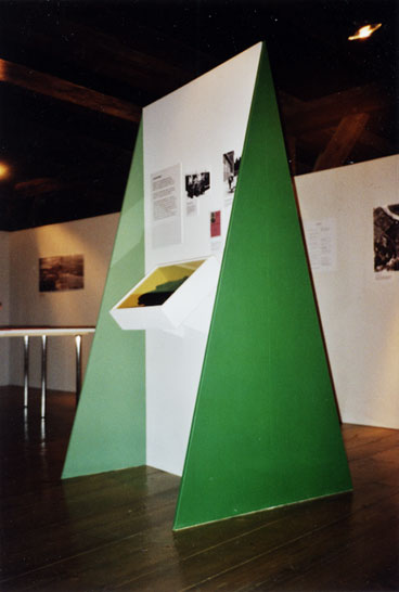 Gr&uuml;ne Stellwand aus Holz